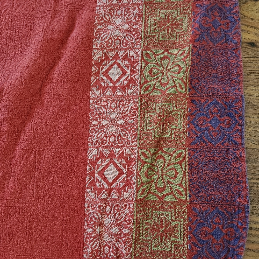 59" Round Table Cover - Picture 3 of 3